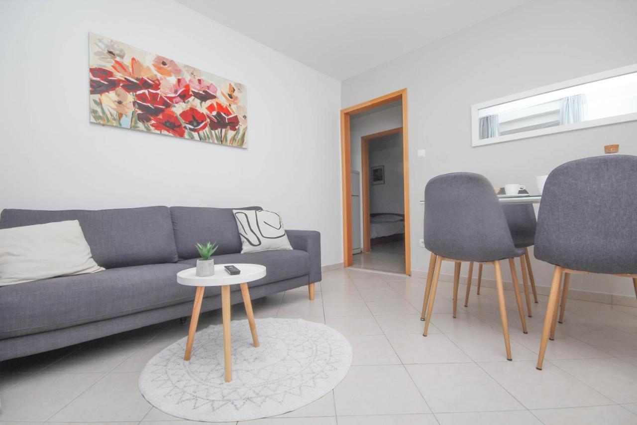 Family Petrov Apartments Vodice Exterior foto