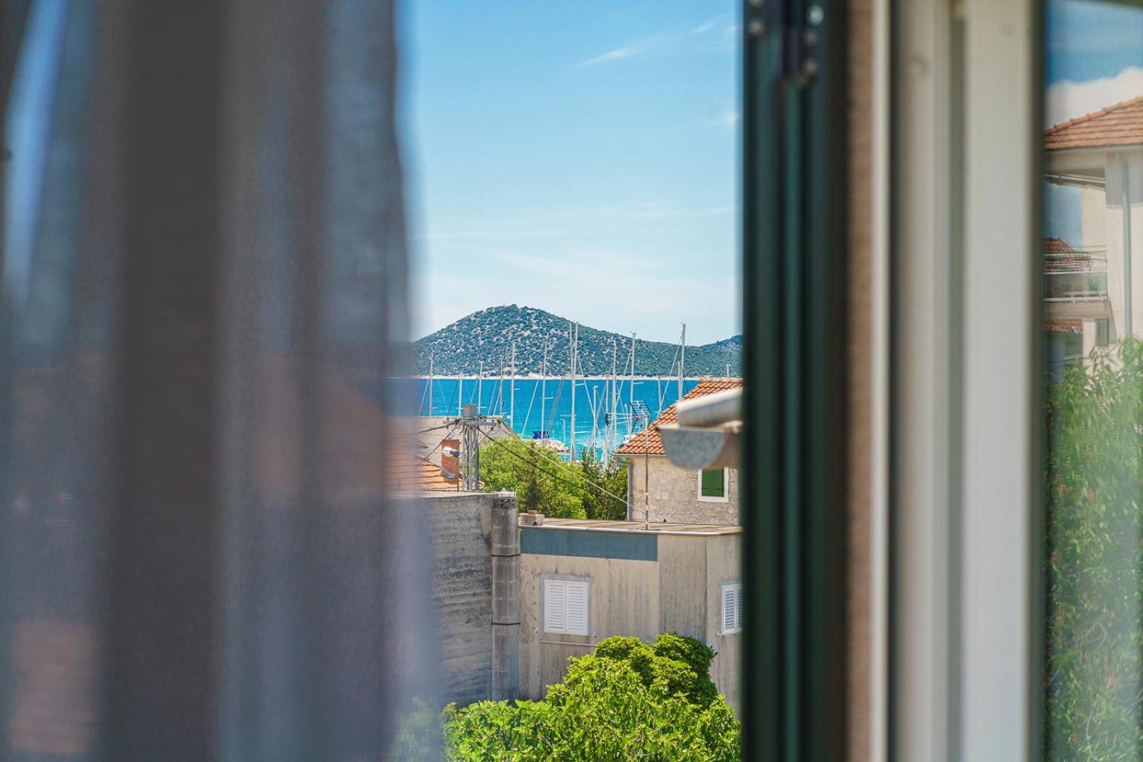Family Petrov Apartments Vodice Exterior foto